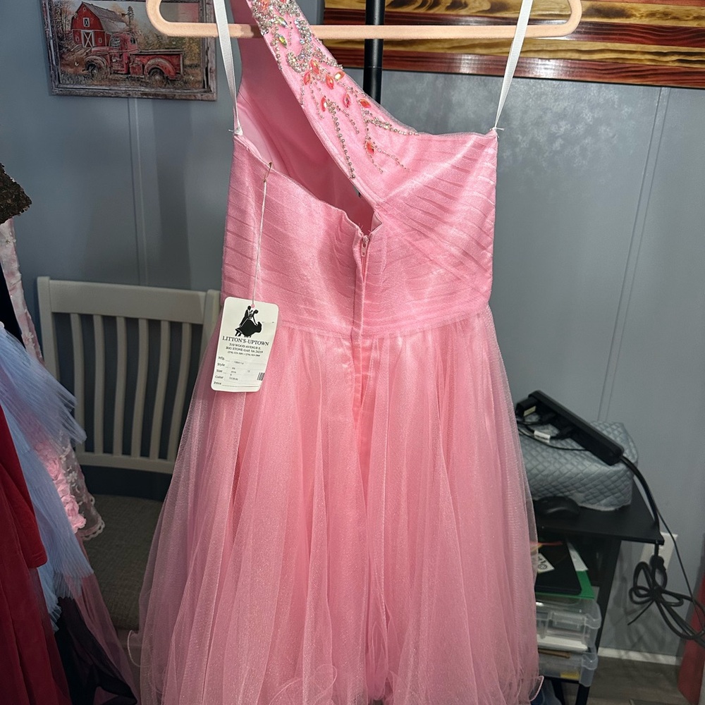 Pink Mini Hoco dress - Picture 4 of 4